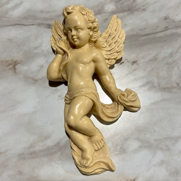 Cherub Angel Resin Wall Hanging Made In England - Picture 1 of 6